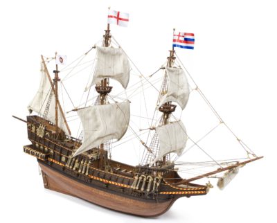 Dřevěný model lodi Golden Hind v měřítku 1:85