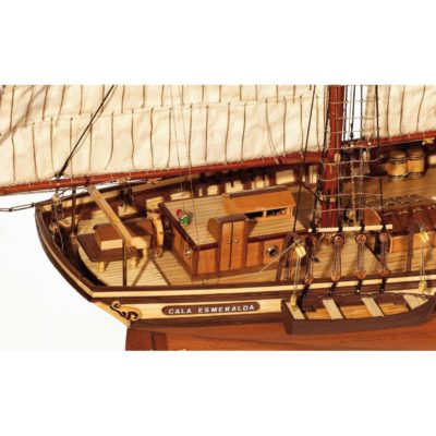 Model lodi Esmeralda