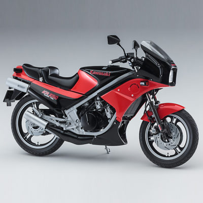 Plastikový model motorky Kawasaki KR250 v měřítku 1:12
