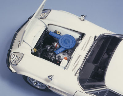 Model auta 1:24 Mazda Cosmo Sport