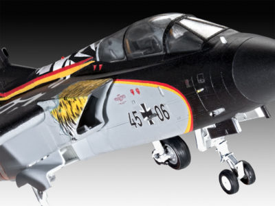 Model letounu F-16A Block 20 MLU a Panavia Tornado