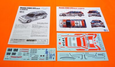 Plastikový model auta Honda Civic EF9 [1:24]