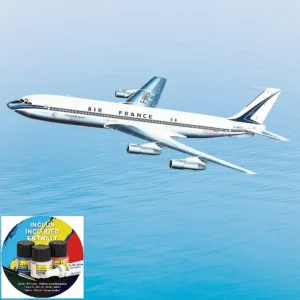 Plastikový model letounu Boeing 707 v měřítku 1:72.