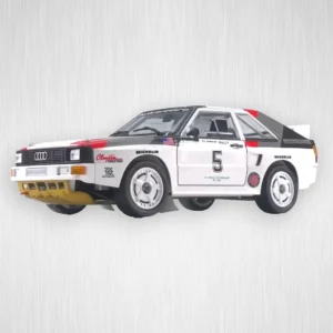 Plastikový model auta Audi Quattro S1 v měřítku 1:24.