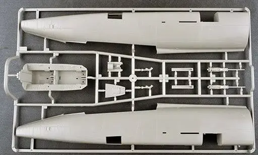 Model letiunu F-100F Super Sabre