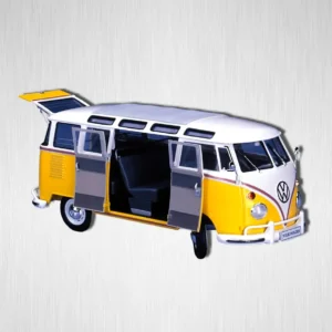 Plastikový model auta Volkswagen T2 (1963) v měřítku 1:24.